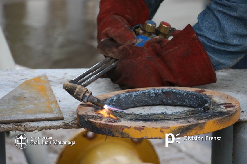 Iniciaron los trabajos para reemplazar caeras de ABSA