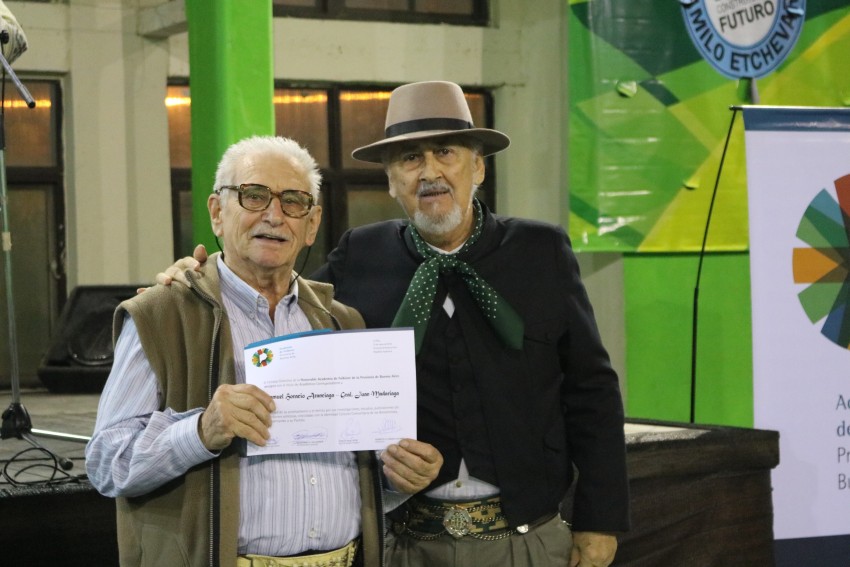 Reconocieron en Dolores a vecinos por su labor cultural