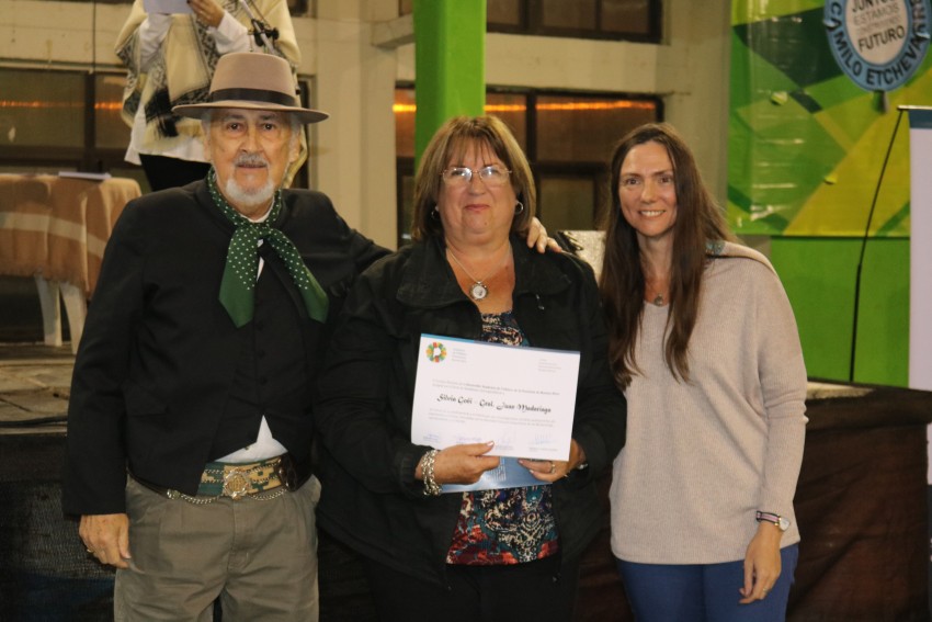 Reconocieron en Dolores a vecinos por su labor cultural