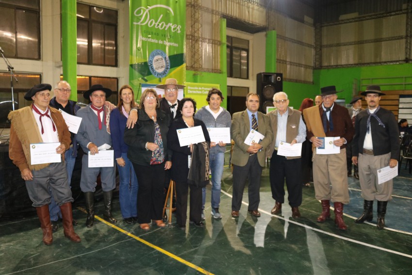 Reconocieron en Dolores a vecinos por su labor cultural