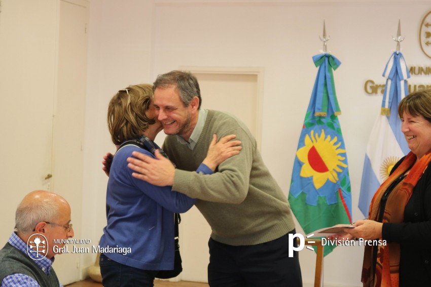 Santoro entreg reconocimientos a los artistas locales que no pudieron