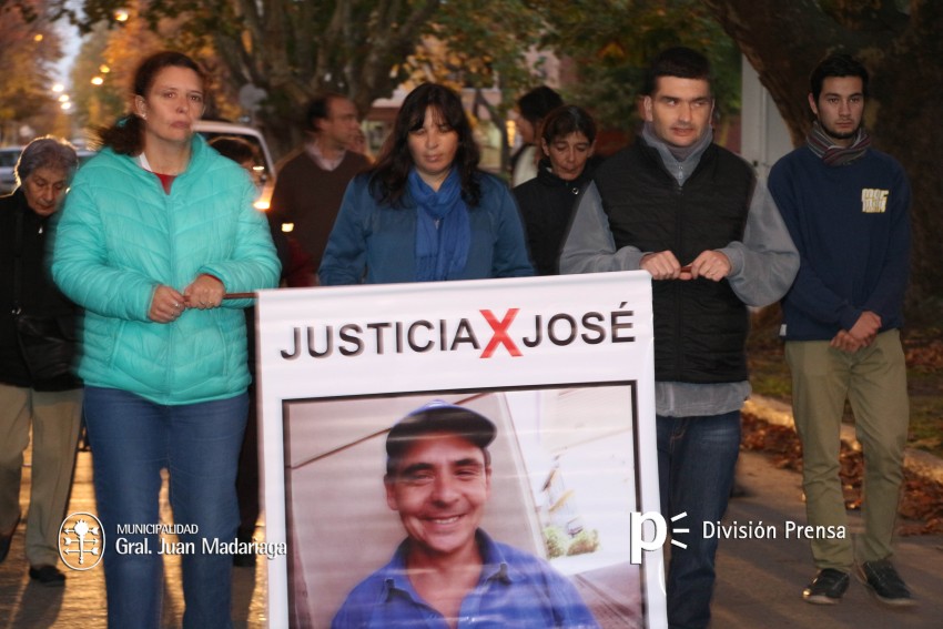 Realizaron una movilizaci�n para pedir justicia por Jos� Azpirolea