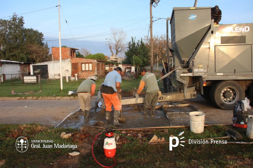 Persisten los trabajos de bacheo en la Av. Buenos Aires