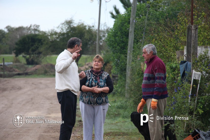 Santoro recorri y charl con vecinos en los barrios Los Pinos, San Ma