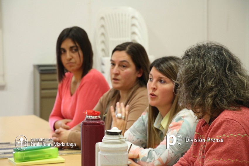 Santoro recibi a autoridades de la Escuela Tuy y del Jardn de Infan