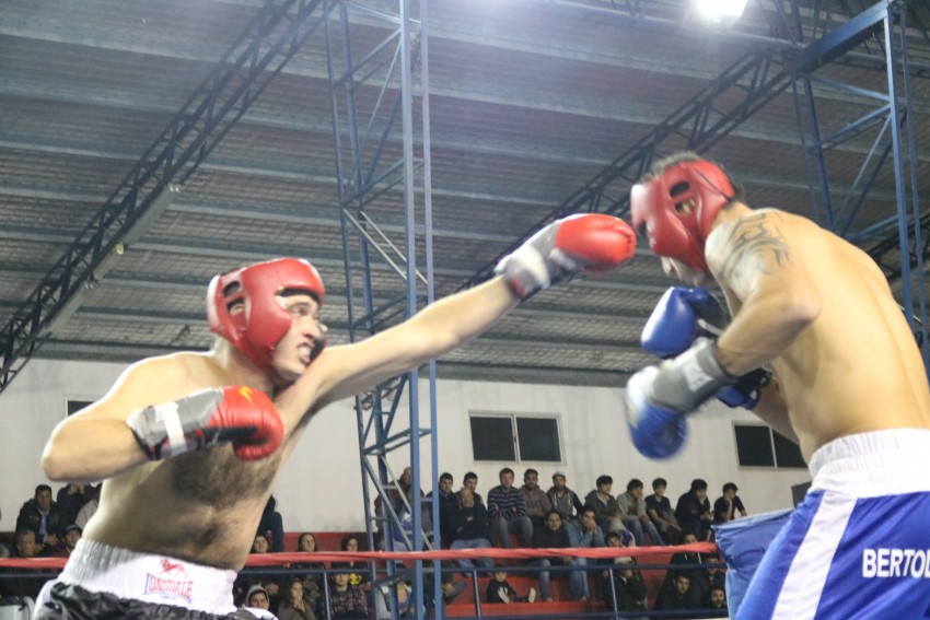 Se desarroll la velada boxstica en el Polideportivo Municipal