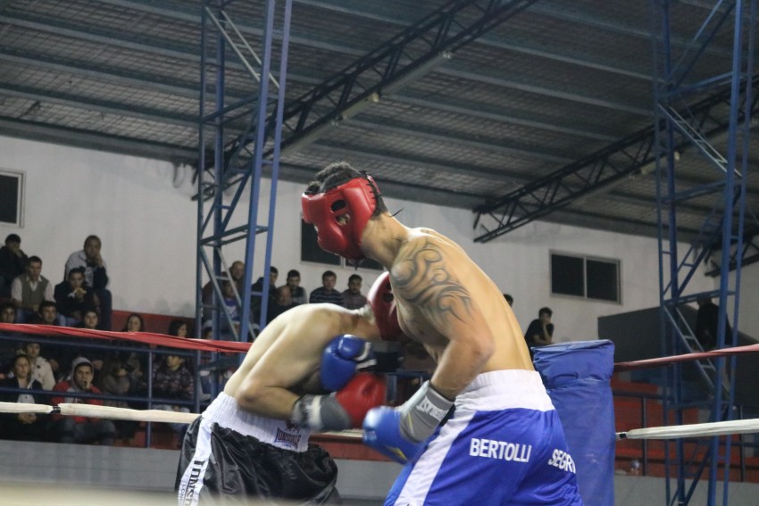 Se desarroll la velada boxstica en el Polideportivo Municipal
