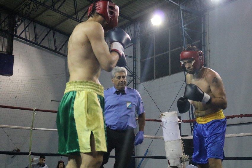 Se desarroll la velada boxstica en el Polideportivo Municipal