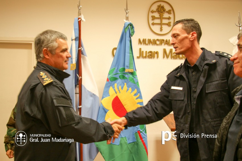 El jefe de la polica bonaerense visit Madariaga y dijo que el unifor