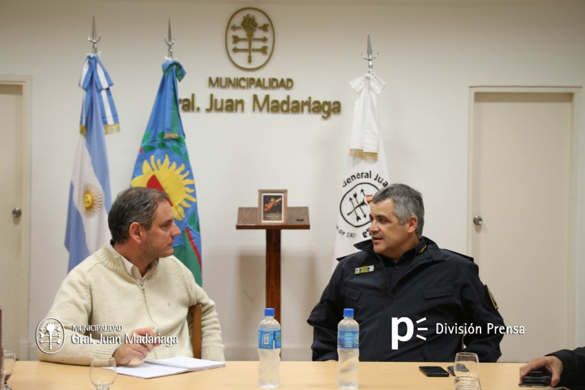 El jefe de la polica bonaerense visit Madariaga y dijo que el unifor