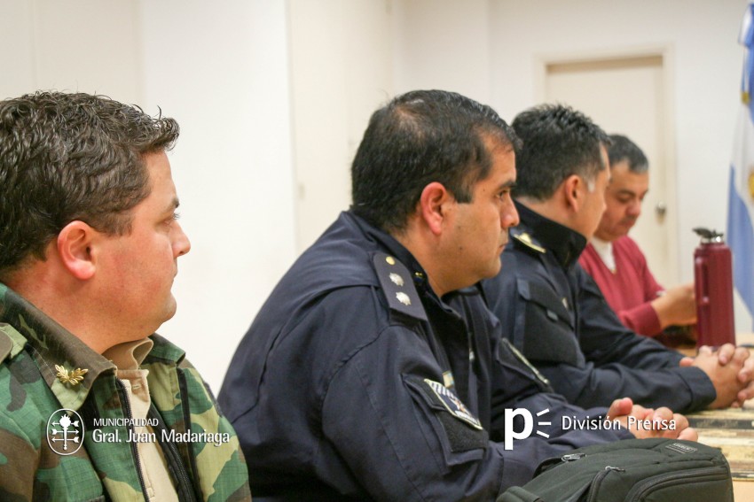 El jefe de la polica bonaerense visit Madariaga y dijo que el unifor
