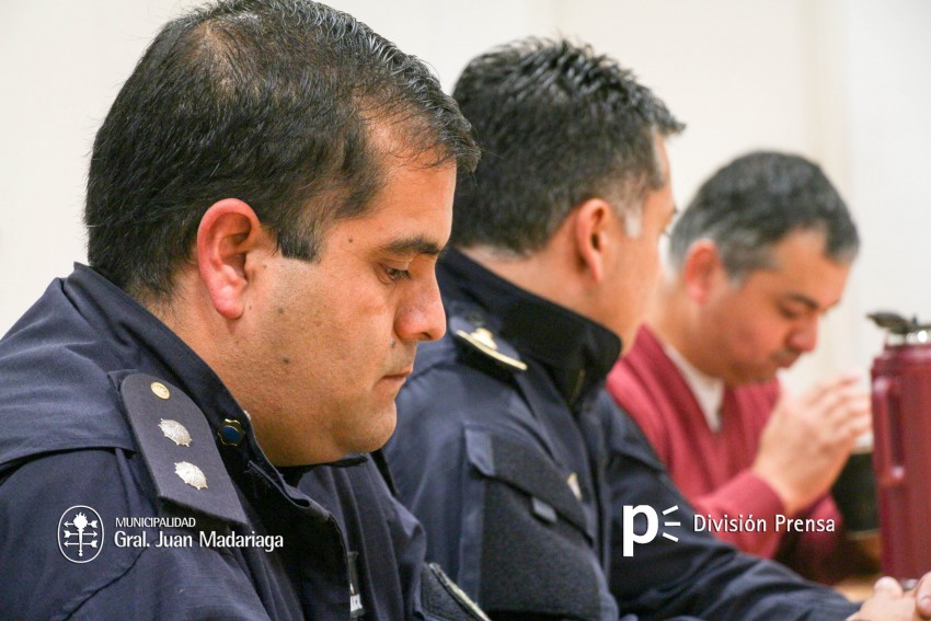 El jefe de la polica bonaerense visit Madariaga y dijo que el unifor