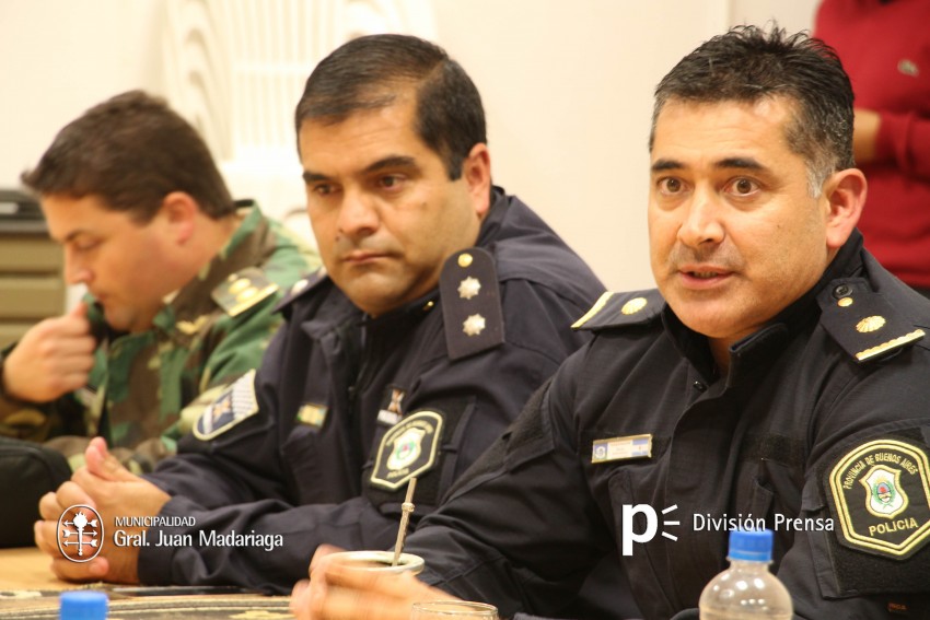 El jefe de la polica bonaerense visit Madariaga y dijo que el unifor