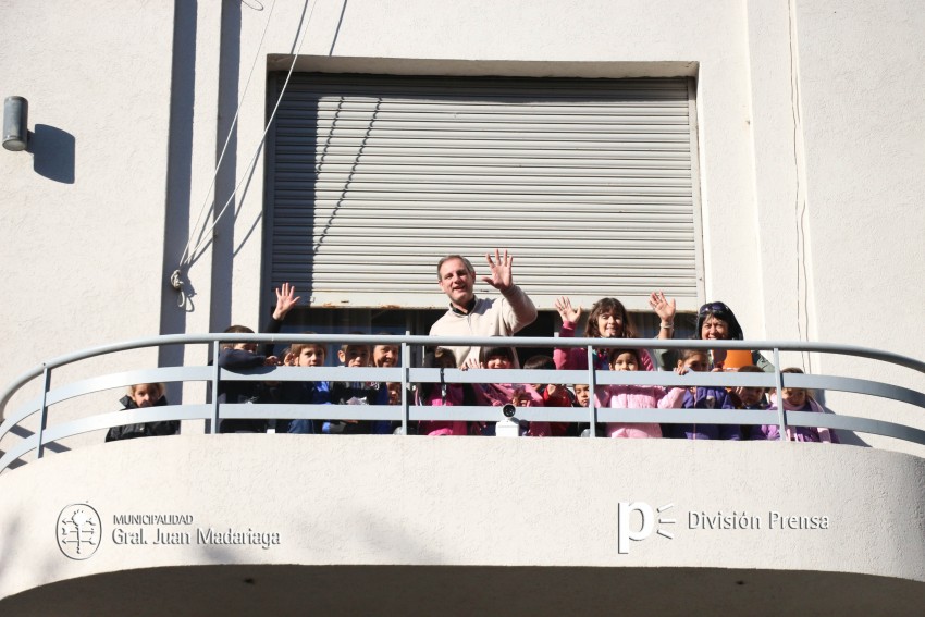 Santoro recibi a alumnos del Jardn Las Tunas