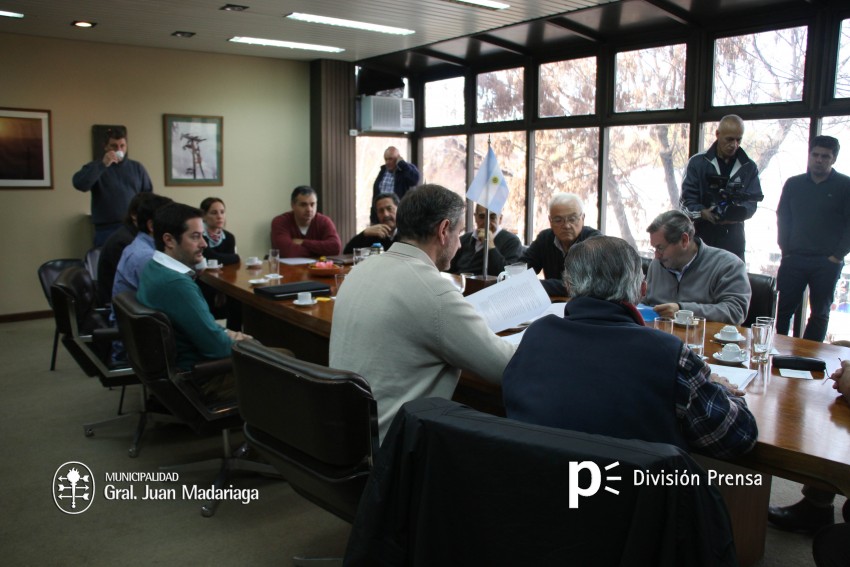 El municipio y COEMA firmaron convenio para llevar el tendido elctric