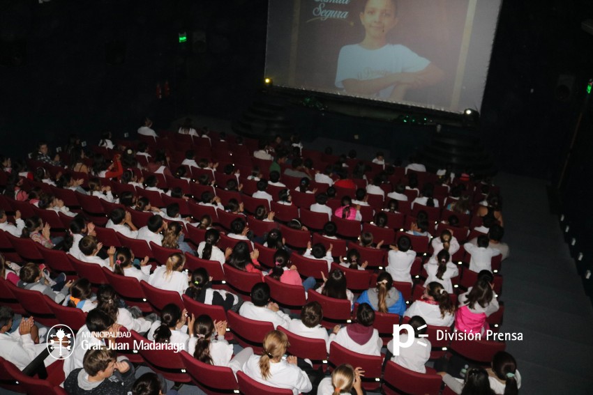 La obra El viaje mgico del Principito deslumbr a alumnos y docentes
