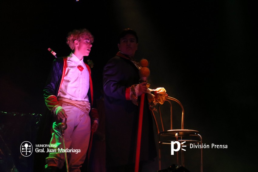 La obra El viaje mgico del Principito deslumbr a alumnos y docentes
