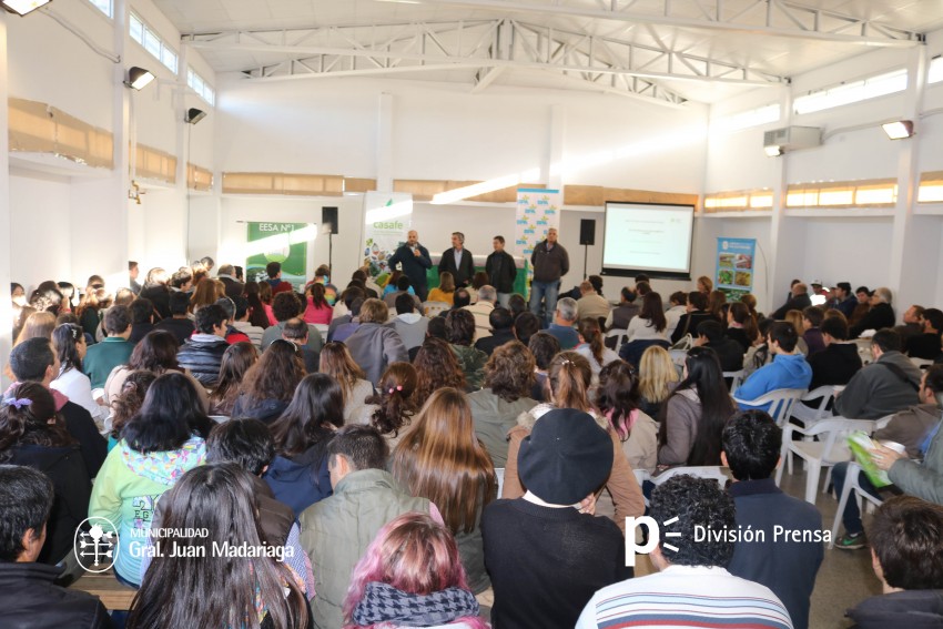 Gran asistencia de pblico en la jornada sobre buenas prcticas de apl