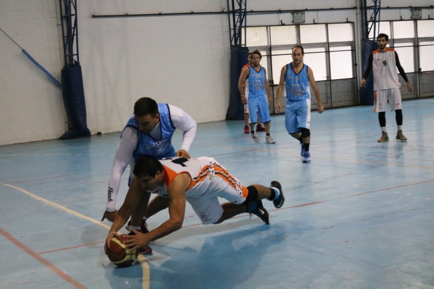 Madariaga cay ante Dolores en la apertura de la Liga Costera de Bsqu