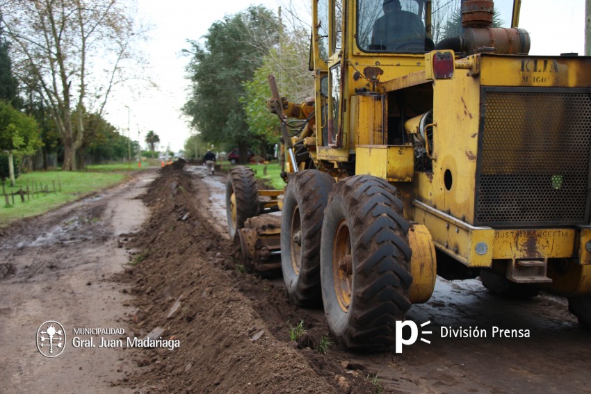 Iniciaron las obras del cordn cuneta en calle Arias