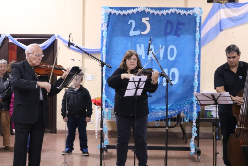 Actos por conmemorativos por Revolucin de Mayo con fuertes mensajes d