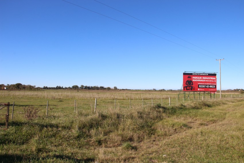 Santoro recorri el predio del Sector Industrial Planificado