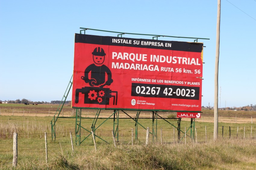 Santoro recorri el predio del Sector Industrial Planificado