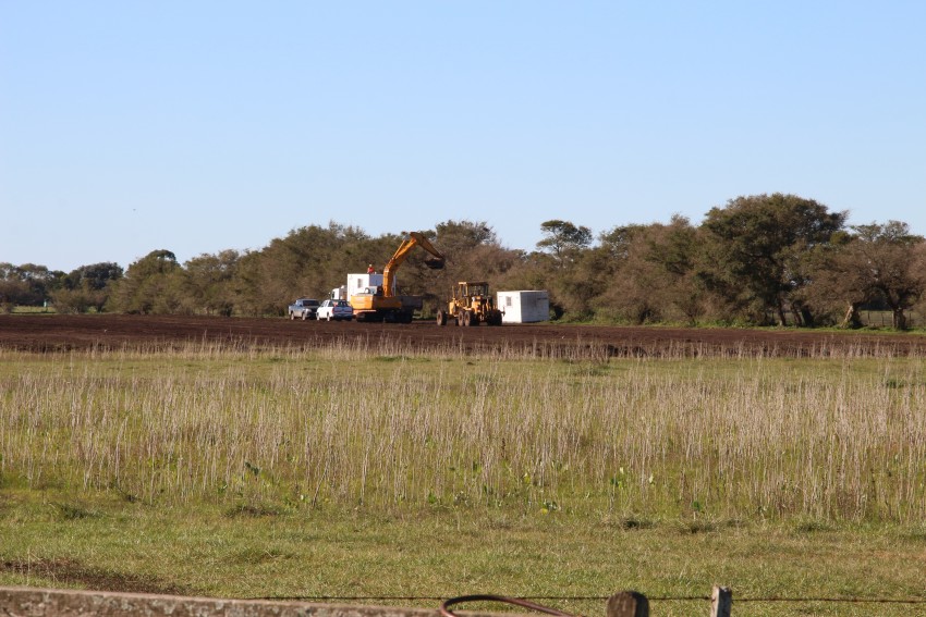 Santoro recorri el predio del Sector Industrial Planificado