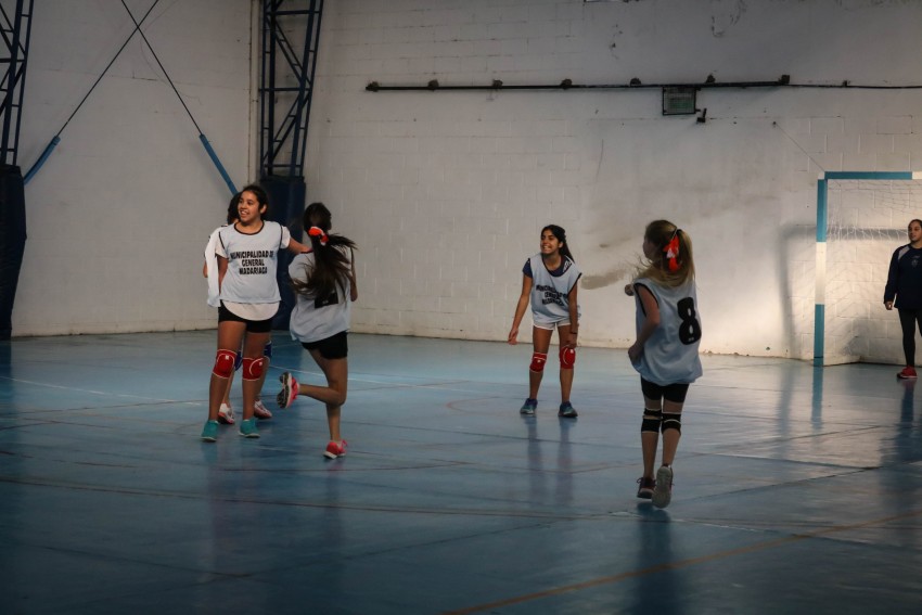 Madariaga se impuso a Las Toninas en el regional de hndbol