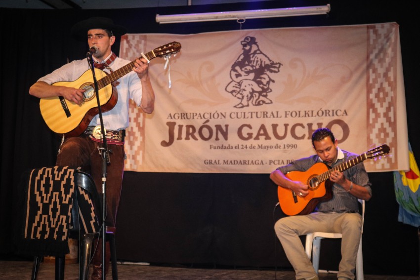 Jirn Gaucho festej su Aniversario 27 en el Club Deportivo El Len