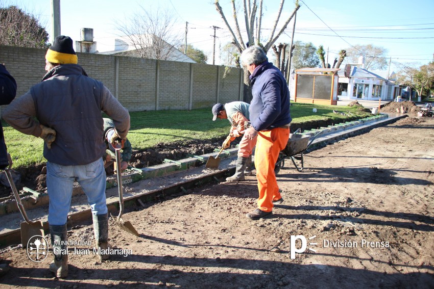 Cordn cuneta de calle Arias: comenzaron las tareas de relleno
