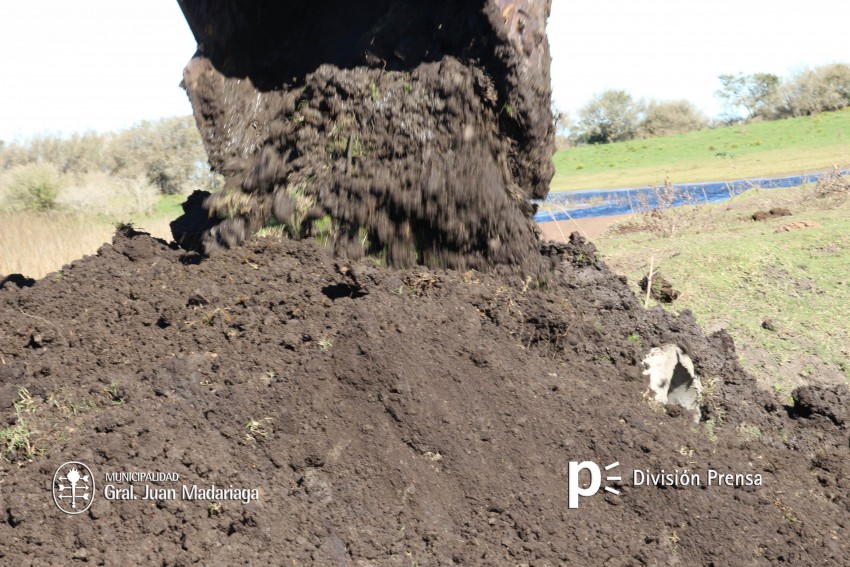 Abrieron un nuevo canal para escurrir las aguas de la zona sur