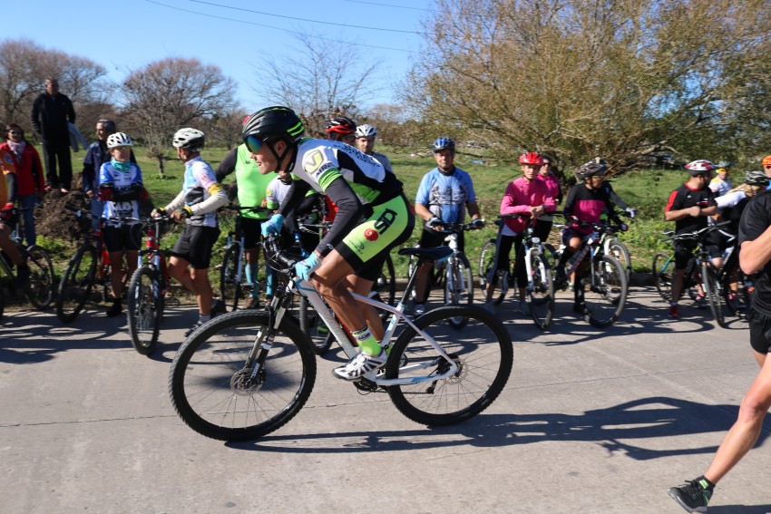 Excelente participacin de atletas en el duatln regional