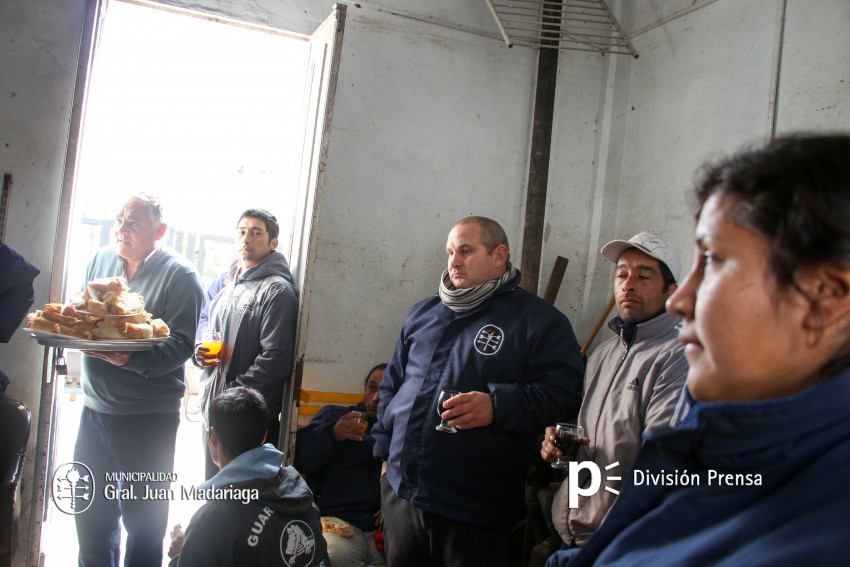 El intendente brind con los barrenderos en su da