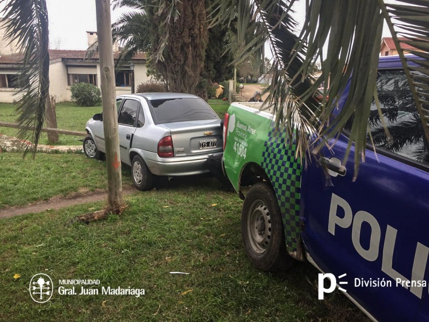 Conductor se descompens�, perdi� el control del veh�culo e impact� con