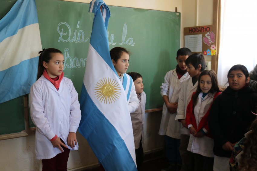 La Escuela del paraje El Cardalito recibi una nueva bandera de cer