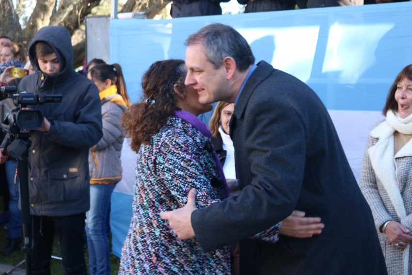 Cientos de alumnos prometieron lealtad a la bandera