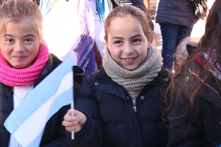Cientos de alumnos prometieron lealtad a la bandera