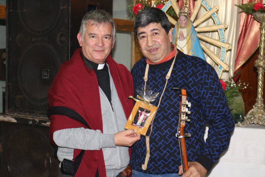 Fiestas patronales con msica y entretenimiento en el Saln Parroquial