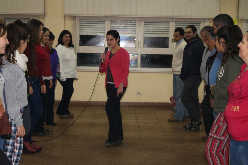 Fiestas patronales con msica y entretenimiento en el Saln Parroquial