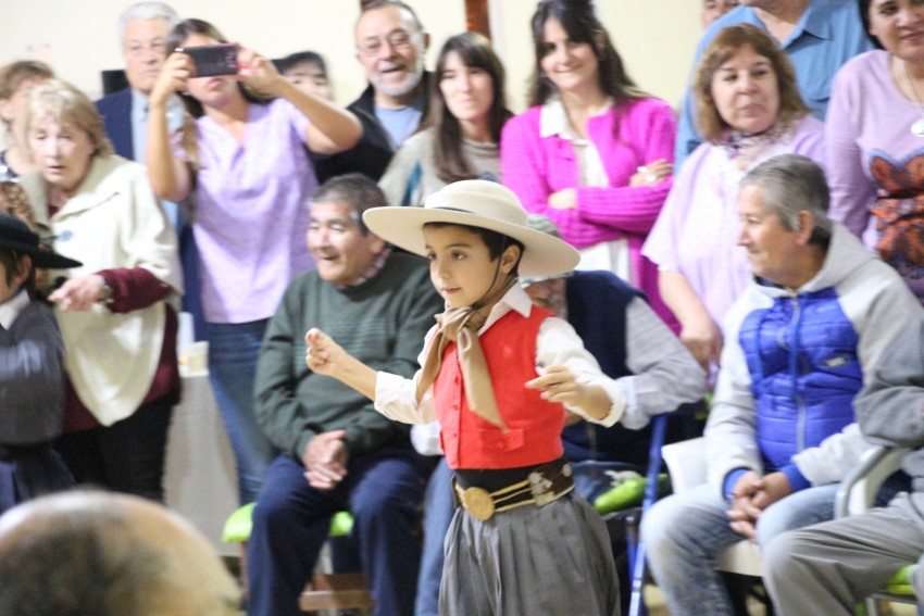 Los abuelos del hogar festejaron el da de la ancianidad