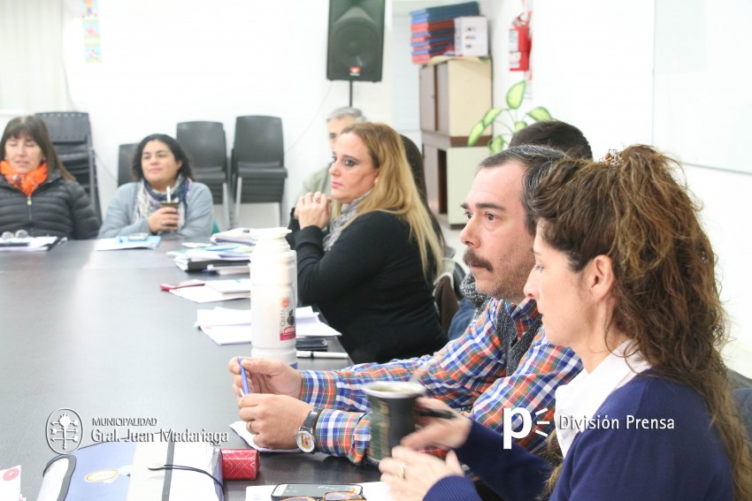 Funcionarios y empleados municipales se capacitan en el CIC