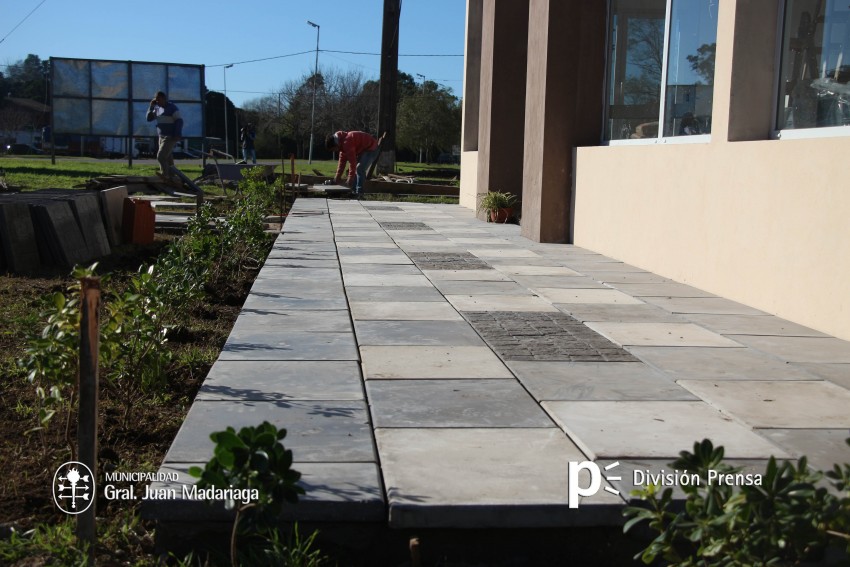 Empleados municipales realizan la parquizacin de la delegacin sur y 