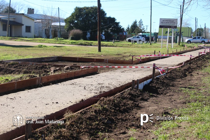 Empleados municipales realizan la parquizacin de la delegacin sur y 