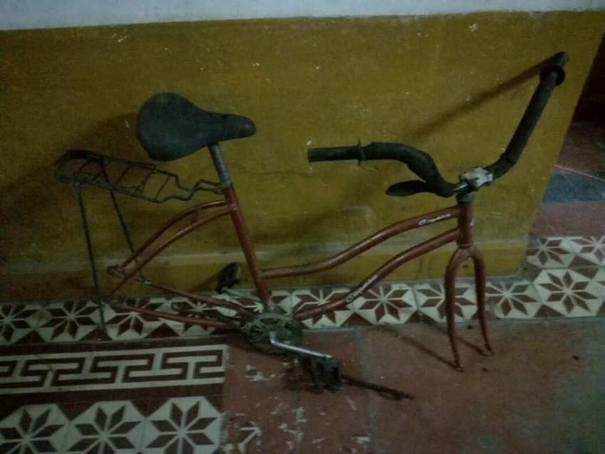 Allanaron una casa y encontraron una bicicleta y piezas que ser�n some