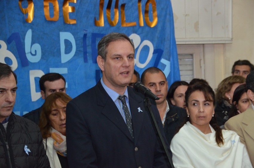 Una multitud colm el Saln Parroquial por el acto del Da de la Indep
