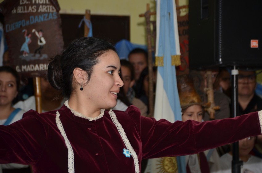 Una multitud colm el Saln Parroquial por el acto del Da de la Indep