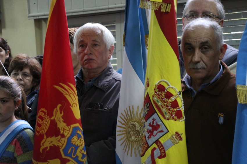 Una multitud colm el Saln Parroquial por el acto del Da de la Indep