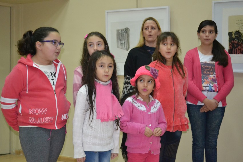 Presentacin del Coro Municipal de nios y adultos a sala llena