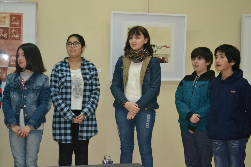 Presentacin del Coro Municipal de nios y adultos a sala llena